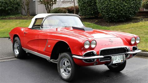 1962 Chevrolet Corvette 1 Barn Finds