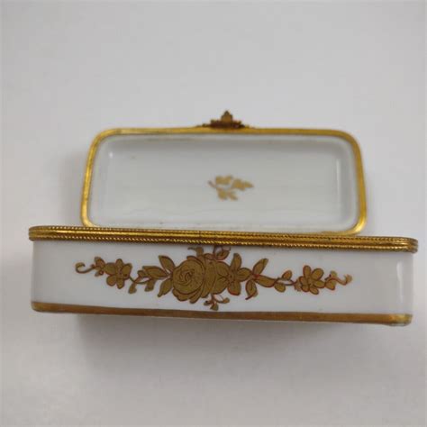 Hand Painted Limoges Porcelain Pill Box By Paris Style For Bullock S