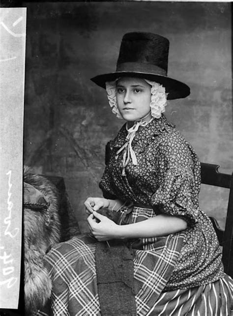 The Tall Stovepipe Style Hat An Indispensable Part Of Welsh Women In