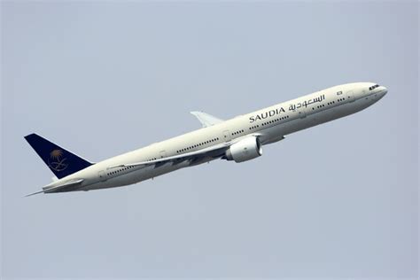 4+ Hundred Boeing 777 Side View Royalty-Free Images, Stock Photos ...