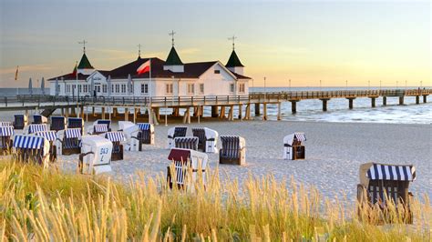 Fun in the water for everyone: beaches at the sea, lakes and rivers ...