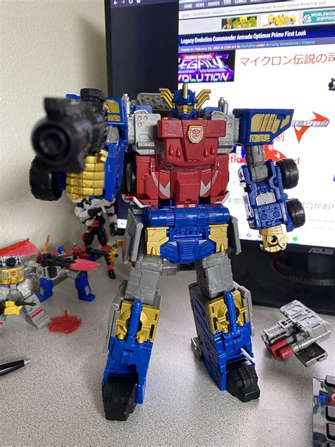 Transformers Legacy Evolution Commander Class Armada Optimus Prime