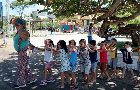 Assistência Social realiza ação CRAS na Rua na Praça da Barra em