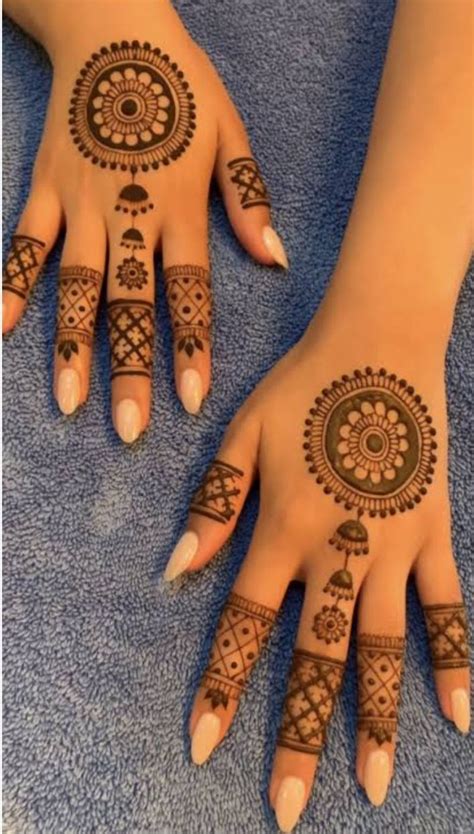 Simple Mehndi Design en 2024