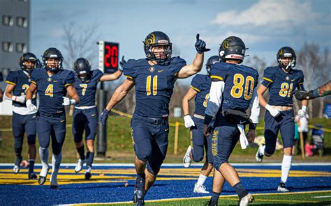 5 Joueurs Du Notre Dame Football Reçoivent Des Offres Des Universités