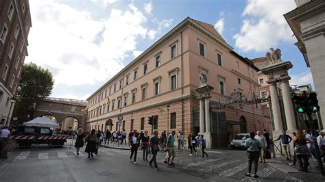 L UNESCO soutient la rénovation de la caserne de la Garde Suisse