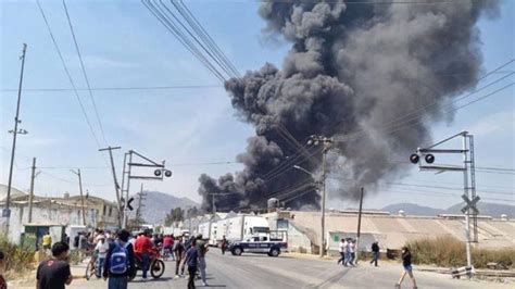 Ecatepec Incendio Arde En Fábrica De Unicel La Jornada Estado De México