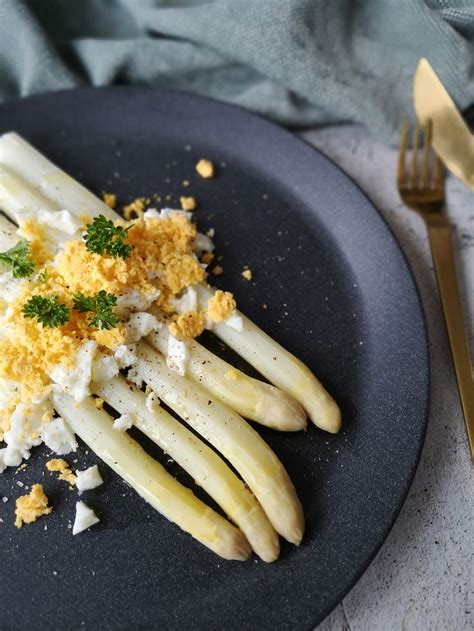 Witte Asperges Met Botersaus En Ei Recept Recepten Vegetarische