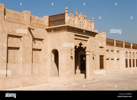 Bastakia District Of Historic Arabic Houses With Wind Towers Bur Dubai