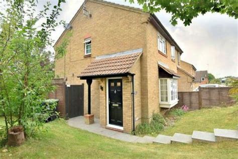 Semi Detached Houses For Sale Around Kings Langley Station Onthemarket