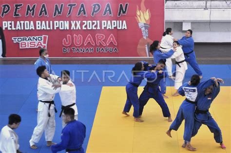 Latihan Tim Pon Judo Bali Antara Foto