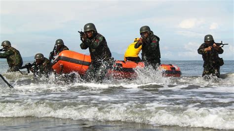 Latihan Pendaratan Pantai