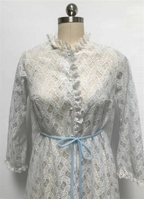 Vtg S Miss Elaine Blue Sheer Lace Peignoir Robe Nyl Gem