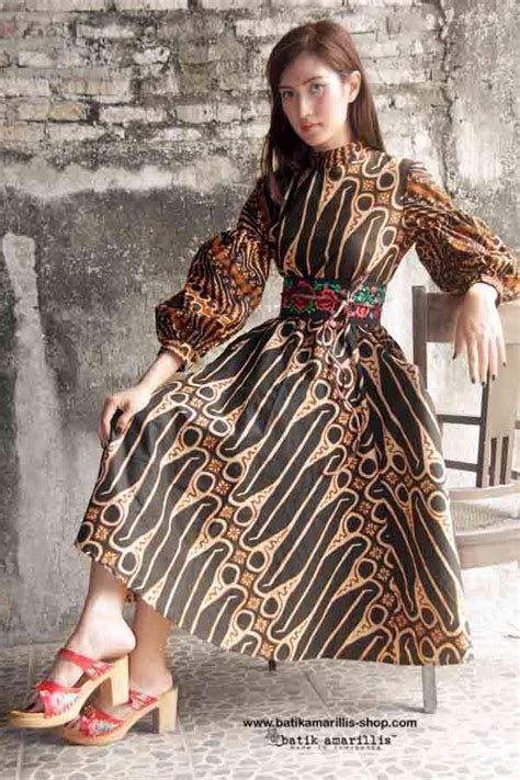 Batik Amarillis Made In Indonesia Batik Amarillis S Ildiko Dress