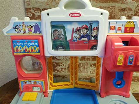 1999 McDonald's Drive-Thru Playset by Playskool + Food + Headset + Walkie-Talkie - Annie Rooster ...