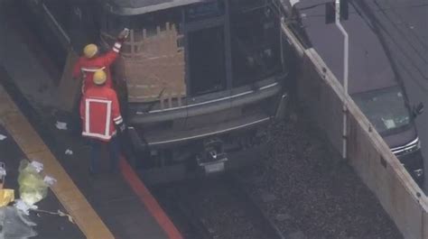 Jr神戸線 元町駅で人身事故「新快速に飛び込みフロントガラス破損、先頭車両の乗客が巻き込まれ複数怪我」遅延証明書web化初日から試練 電車遅延