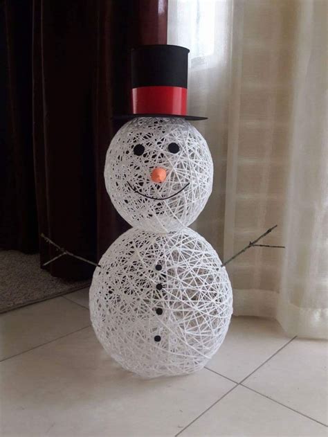 How To Build A Snowman Diy Snowman Decorations Easy Christmas Diy