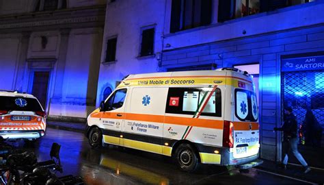 Uccide La Madre A Firenze Dopo Essersi Barricato In Casa Arrestato