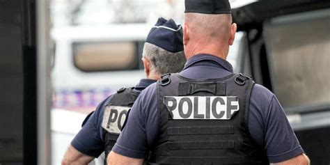 Seine Saint Denis Un Policier Violemment Agress Apr S Un Refus D