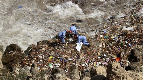 In Libia Il Mare Restituisce Cadaveri Ed Esplode La Rabbia Dei