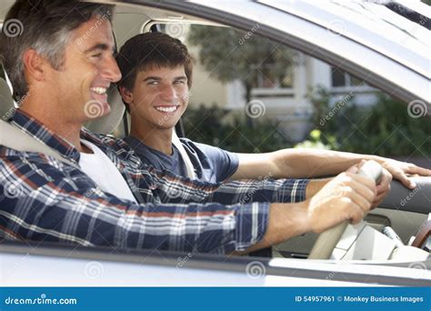 Pai On Car Journey Com Filho Adolescente Imagem De Stock Imagem De