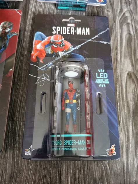 Hot Toys Spider Man Armory Miniature Collection Hobbies Toys Toys Games On Carousell