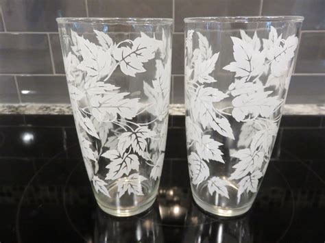 Vintage Hazel Atlas Sour Cream Glass White Leaves Pint No Lids Look