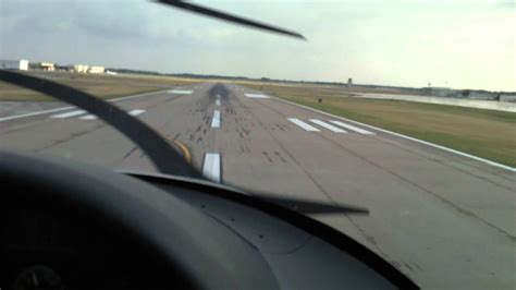 Cirrus Sr22 Crosswind Landing Springfield Branson National Airport