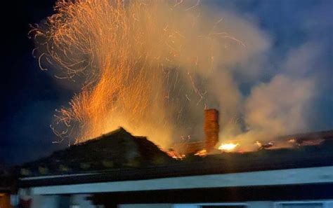 Video Vest Incendiu Puternic La O Cas De Locuit Focul A Pornit De