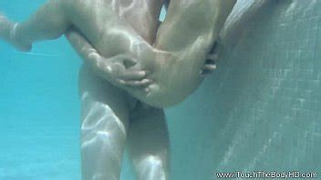 Masaje erótico interracial al aire libre XVIDEOS