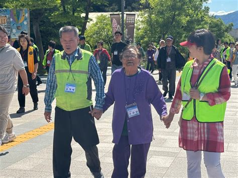 충북 단양군지역사회보장협의체 품안愛나눔 홀몸 어르신 나들이 실시