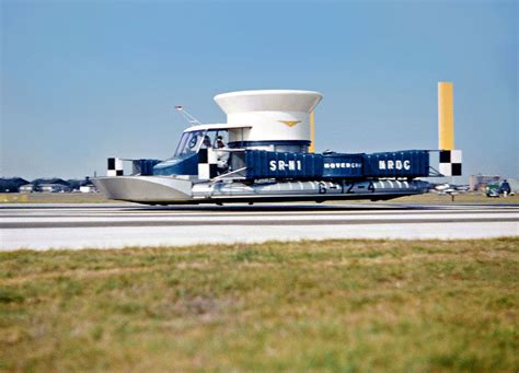 An Srn Hovercraft Flying Along Farnborough Runway Cool Boats Model