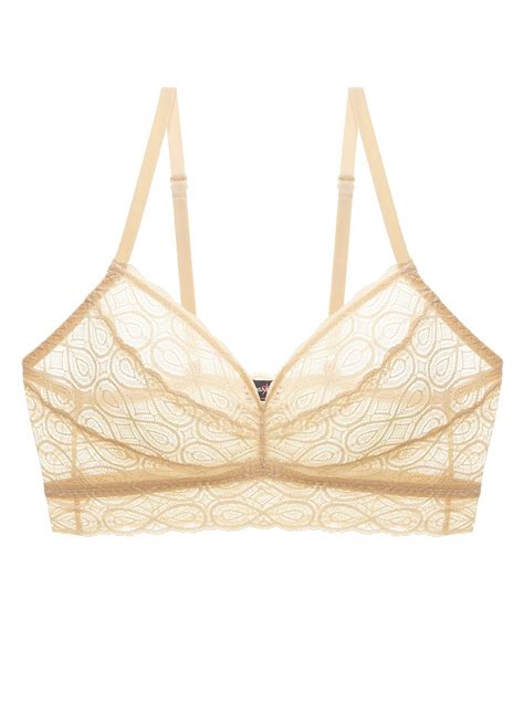 These Are The 3 Best Nude Bras According To Celebrities Who What Wear