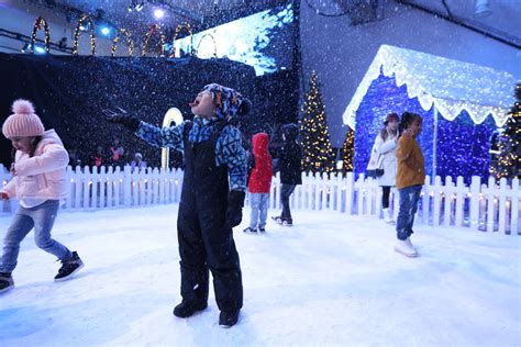 A Holiday Wonderland Filled With Real Snow Just Opened In Miami