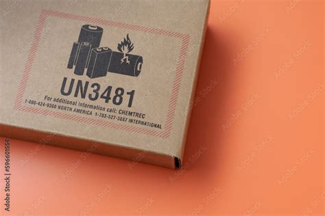 Foto De Un Label Printed On Carton Box Lithium Ion Or Metal