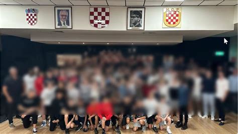 Skandal Australijsko Hrvatski Fudbalski Klub Pozira Ispod Portreta