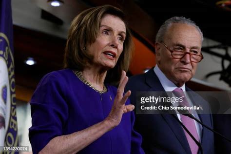 3 288 Photos Et Images Haute Résolution De Schumer Pelosi Getty Images