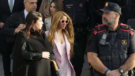 Shakira Evita La C Rcel En Espa A Tras Pagar Millones De Euros Por