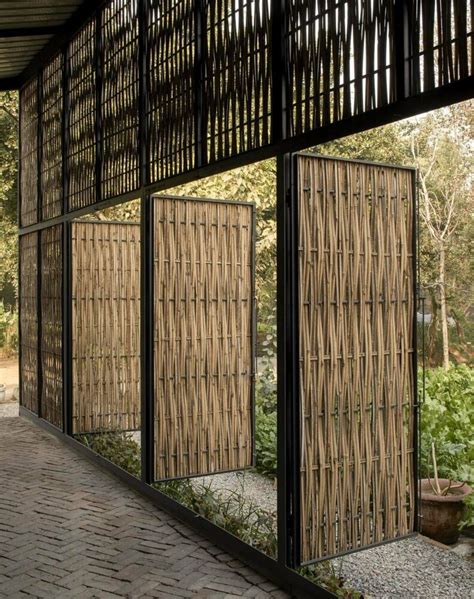 Studio Array Wraps New Dehli Artist Residency Farm In Screens Of