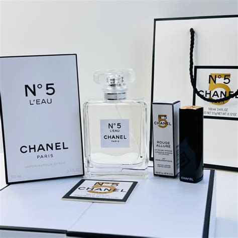 Chanel 白N5香水唇膏禮盒2件套 BC Life