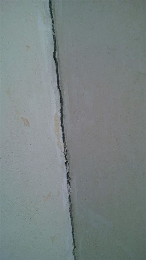 Fissure Entre Mur Et Plafond