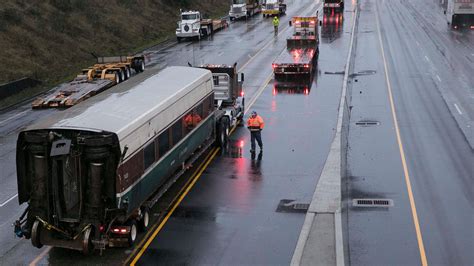 Opinion | Apportioning Blame for the Amtrak Tragedy - The New York Times