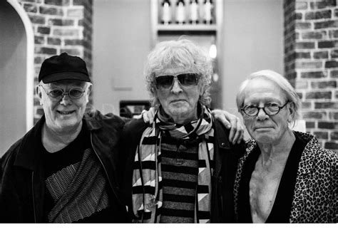 Mott The Hoople New Photo Of The Classic Band As They Get Ready For
