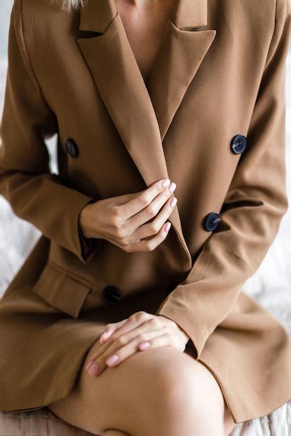 Premium Photo Woman Wearing Oversized Stylish Brown Jacket With Black