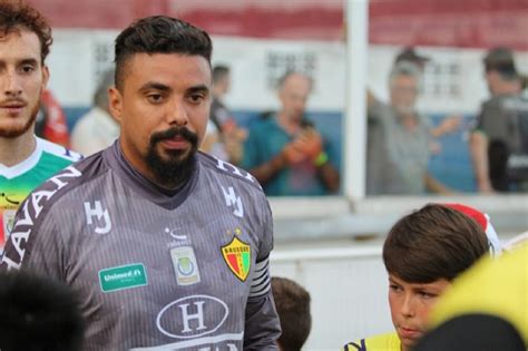 Goleiro Z Carlos Do Brusque E Outros Capit Es Pedem Ajuda