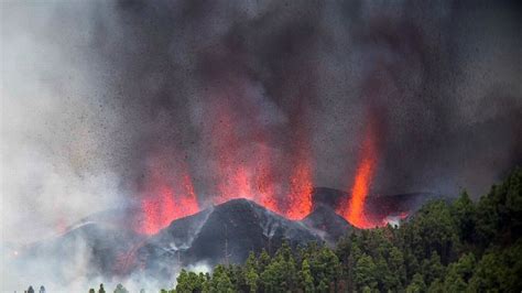 Volcán en La Palma Cuántos volcanes activos hay en el mundo y dónde