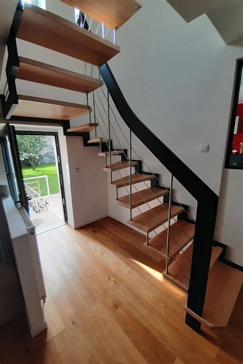 Escalier Suspendu Bois Et Noir Design Et Contemporain Pour Votre