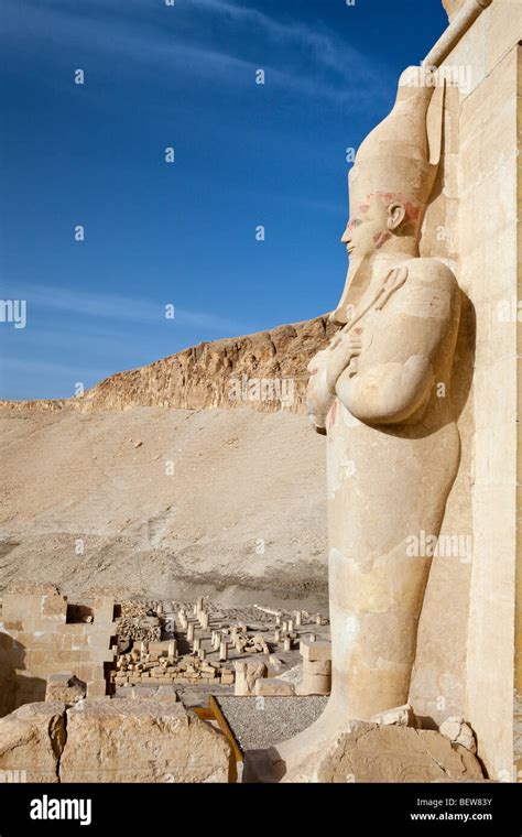 Estatua De La Reina Hatshepsut Fotograf As E Im Genes De Alta