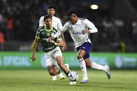 Cruzeiro Desperdi A Chance Sofre Gol No Fim E Perde Para Palmeiras