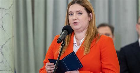 Rolnicy Ju Narzekaj Na Now Minister Czemu Nie Odbiera Jest